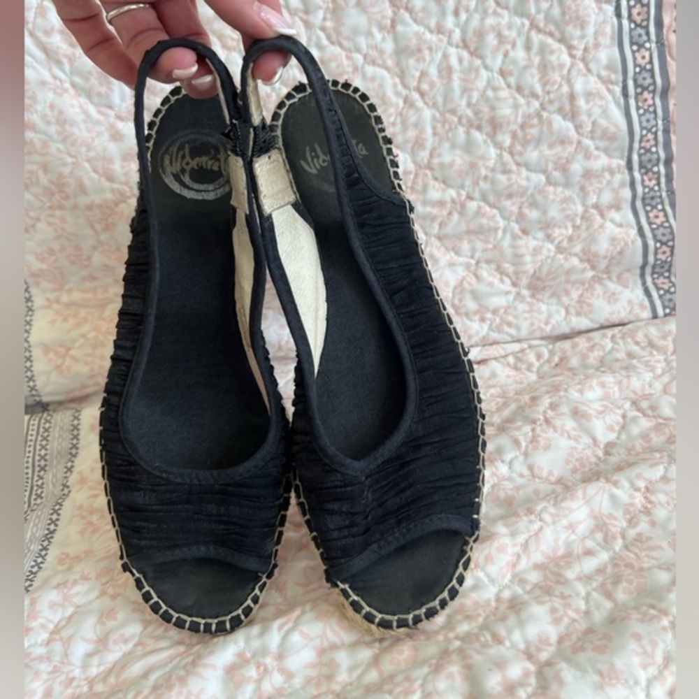 2/$20 ❤️ Vidoretta Sling-back Espadrille Wedge Sandals Size 37 EU (6.5/7 US)